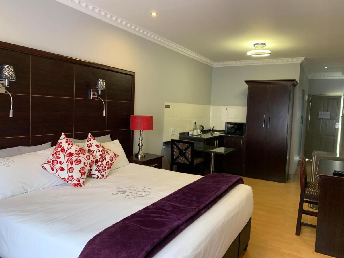 Leighton Court Hotel Newcastle Bagian luar foto